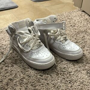 Nike white ankle strap Air Force sneakers women’s size 8 6Y